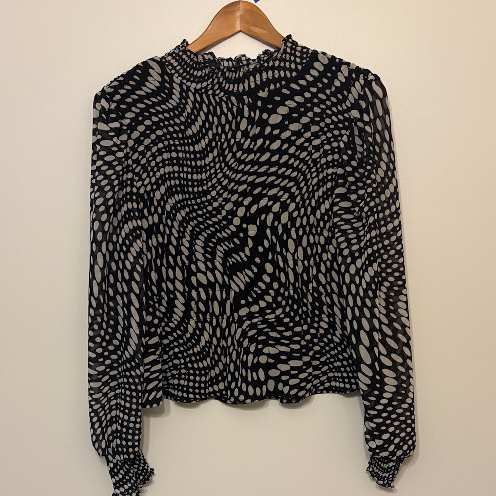 ⚫️⚪️ Sanctuary Black & White Swirl Dot Smocked Blouse